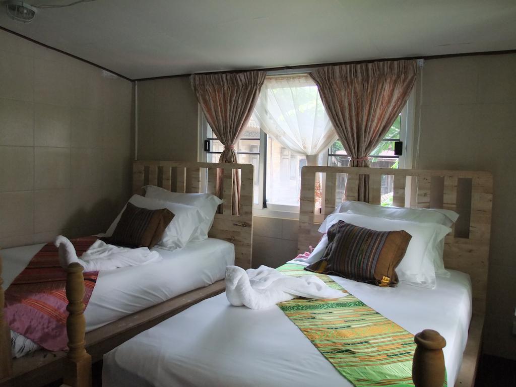 Panida Suite Hotel Bangkok Exterior photo